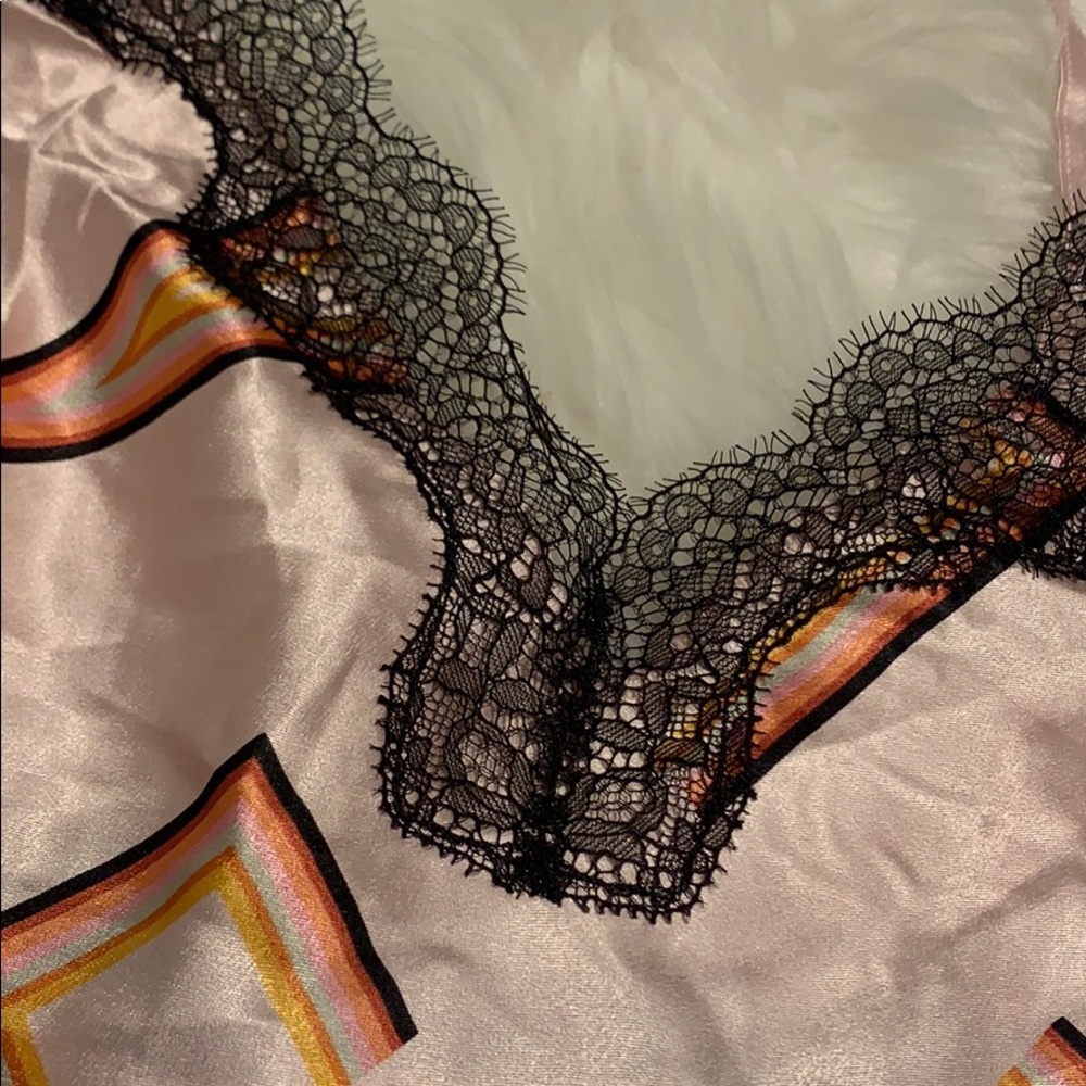 🔛💜FLASH SALE⚡️ Victoria’s secrete pajamas - Picture 3 of 7